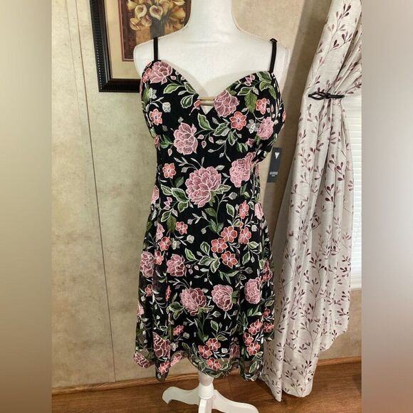 Guess Floral Mini Dress Womens 14 Embroidered Spaghetti Strap Party Padded - Picture 2 of 12